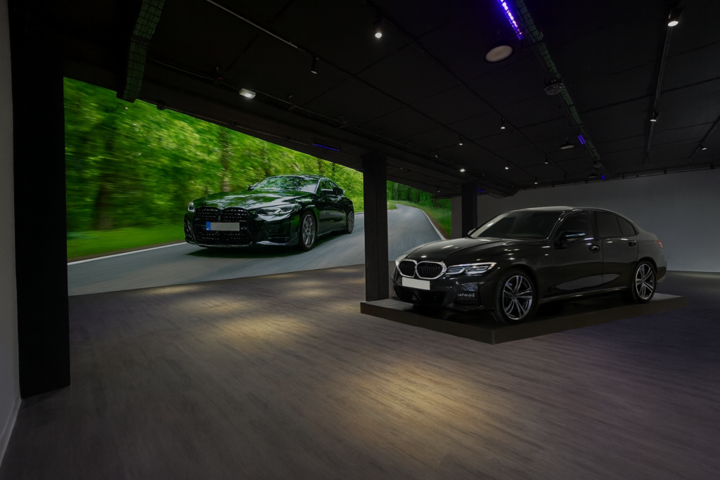 Sala Ágora: el nuevo espacio inmersivo para eventos del mundo del motor en Calafat 1 ChatGPT Image 26 sept 2025 14 45 24